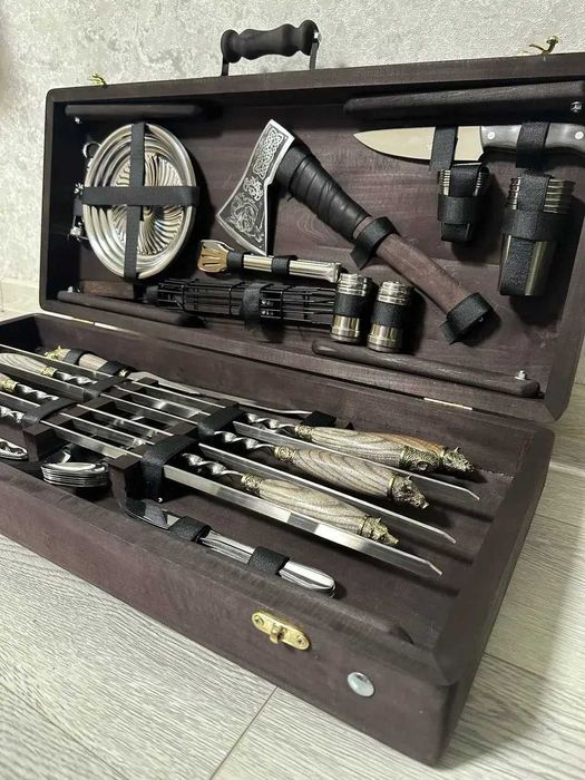 Набір шампурів у дерев'яному кейсі "САФАРІ"