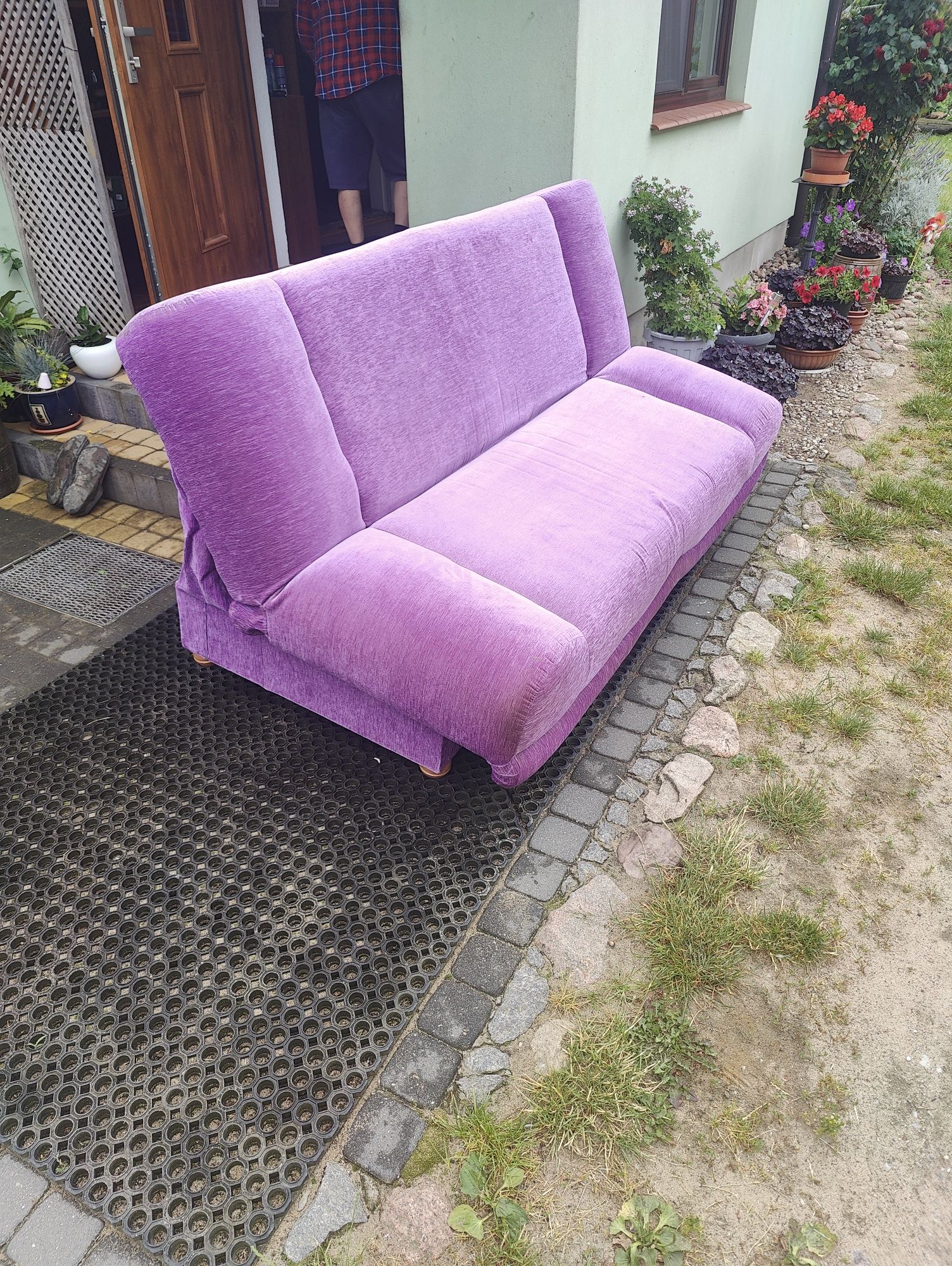 Sprzedam wersalkię kanapę