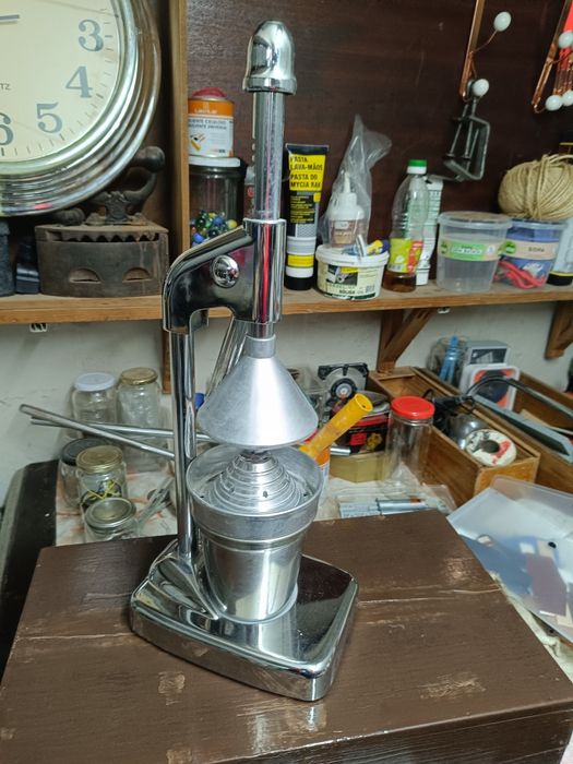 Expremedor de citrinos de design