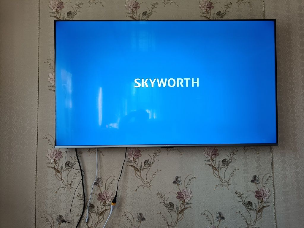 Телевизор 65" Skyworth c Android на гарантии
