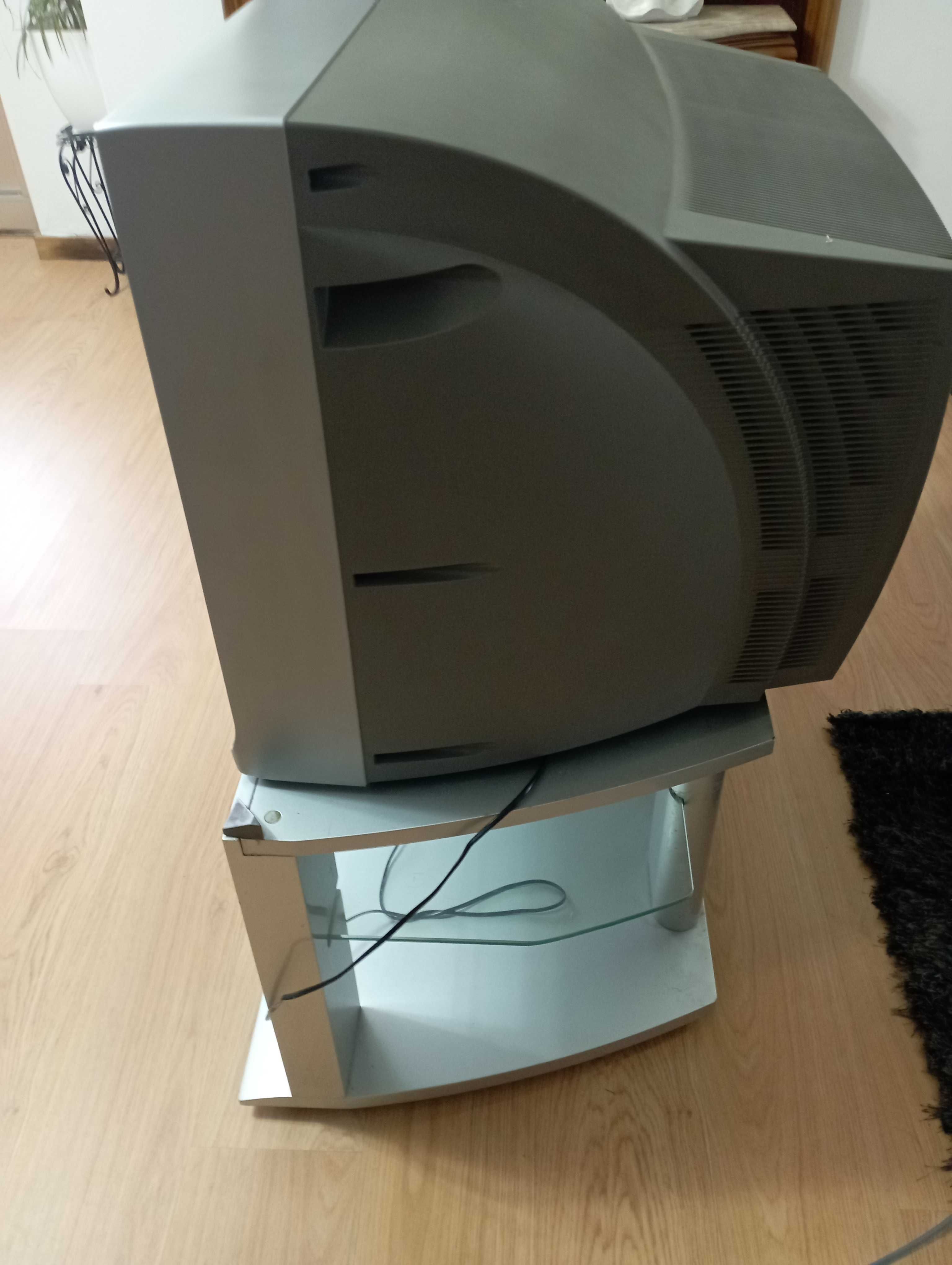 TV Samsung com móvel