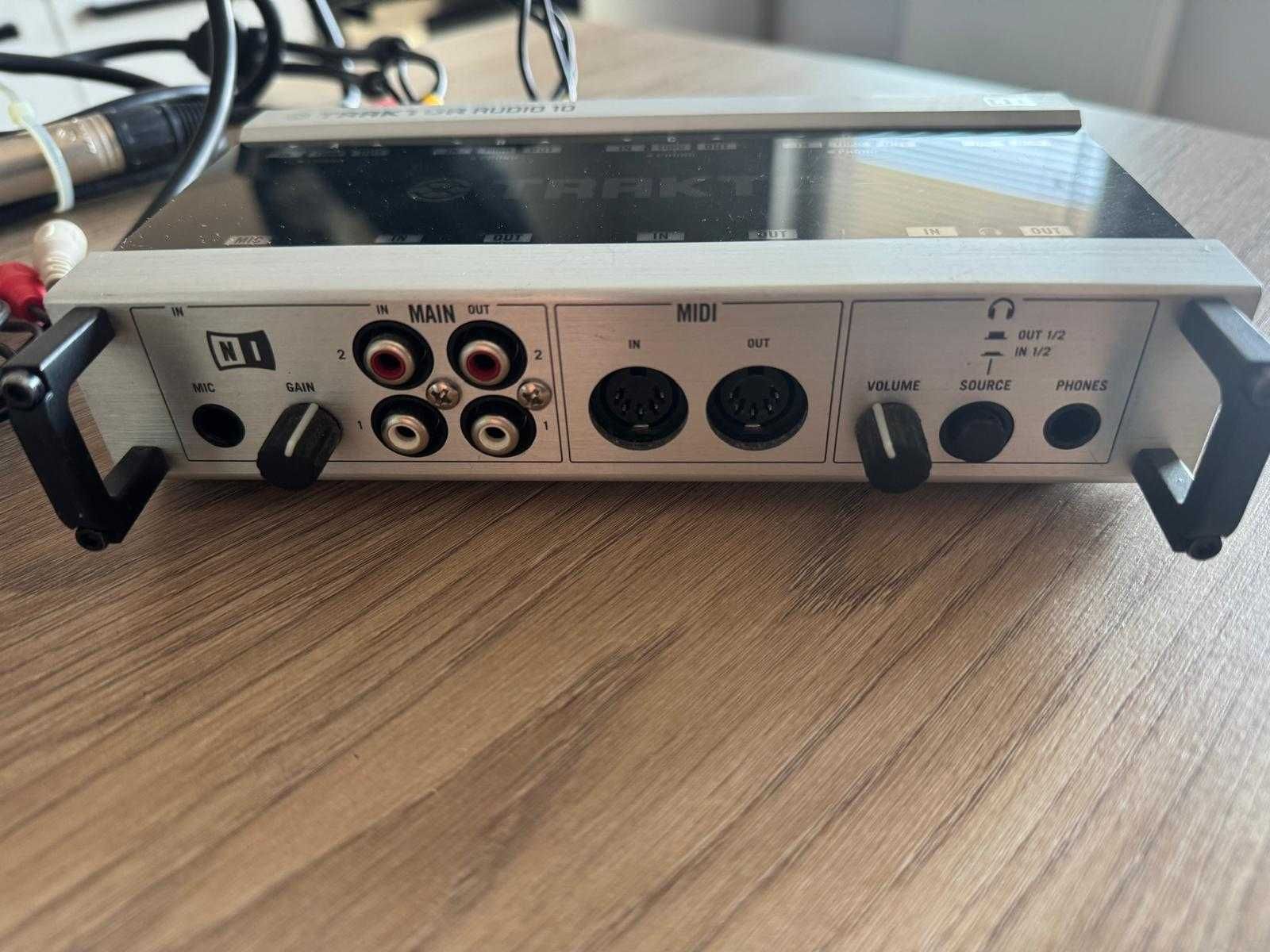 Native Instruments TRAKTOR Audio 10 w super stanie!! cały zestaw!