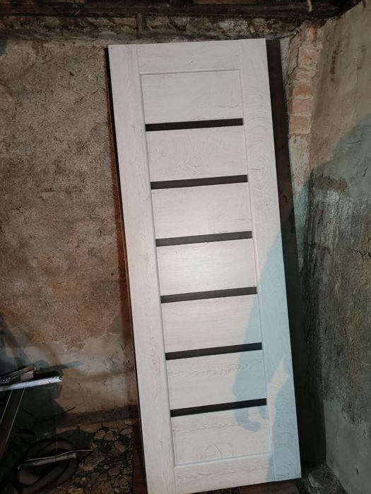 Продам межкомнатные двери новые.