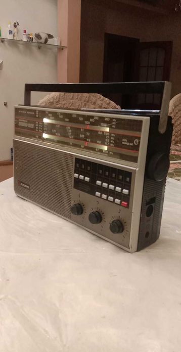 Радиоприемник Океан 222. Полностью все работает.