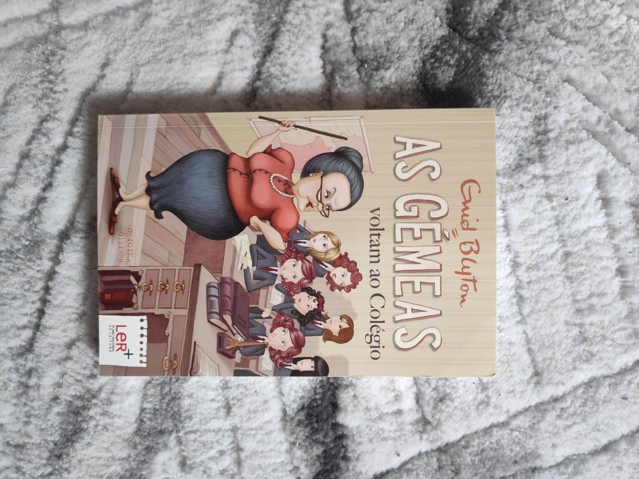 Livro "As gêmeas" NOVO