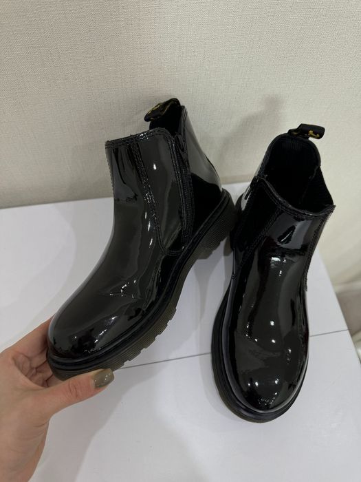 Продам чорні челсі від Dr. Martens