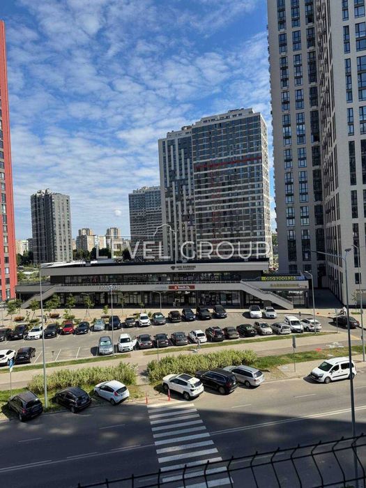 Продаж критого паркомісця В ЖК Варшавський, вул. О.Олеся 25