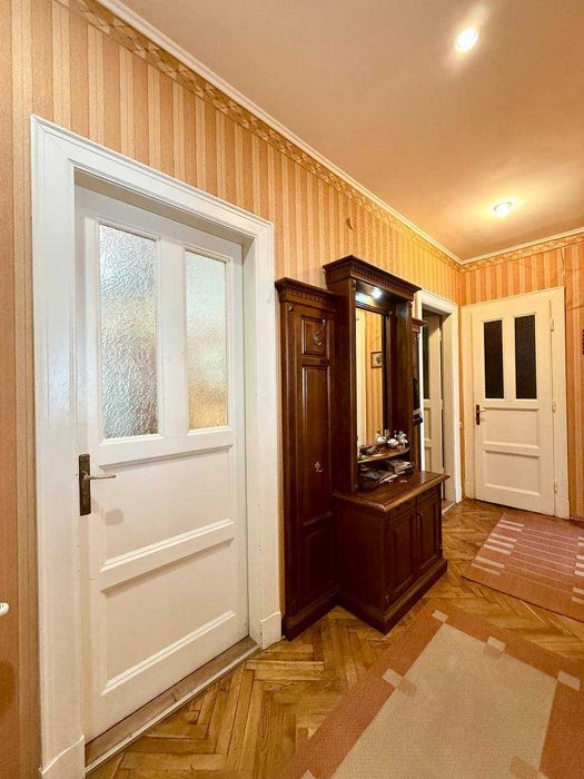 Продаж 4 кім. квартири вул. Стецька Центр Львова