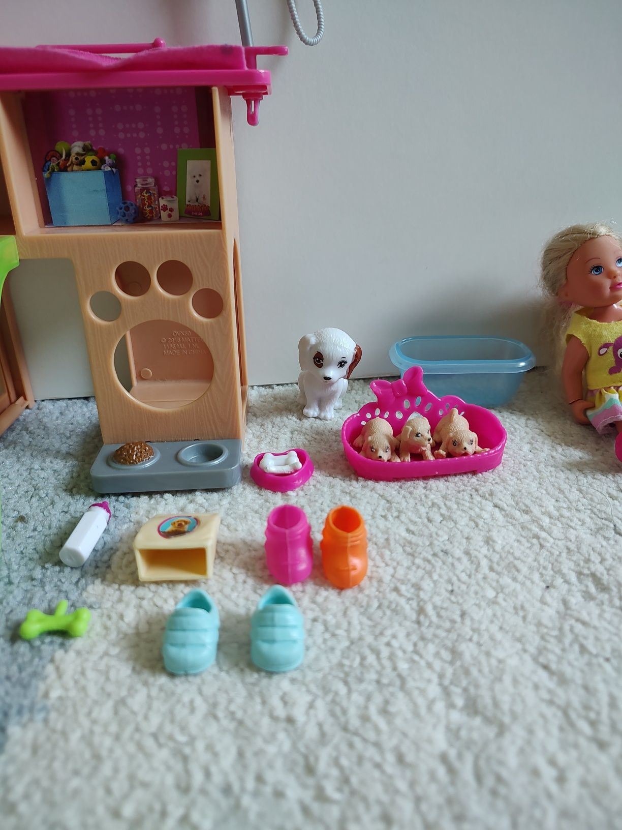 Laleczka + domek dla pieska Barbie