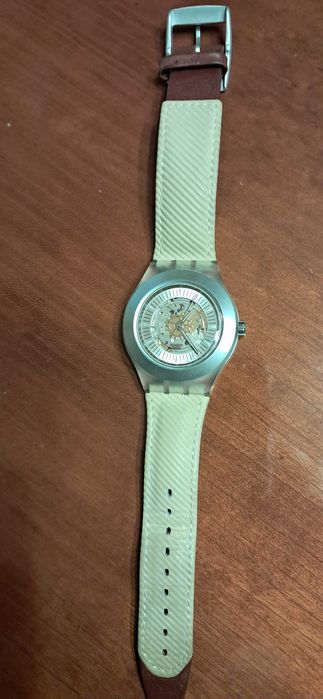 Relógio Swatch Irony automático, bracelete pele bege, como novo