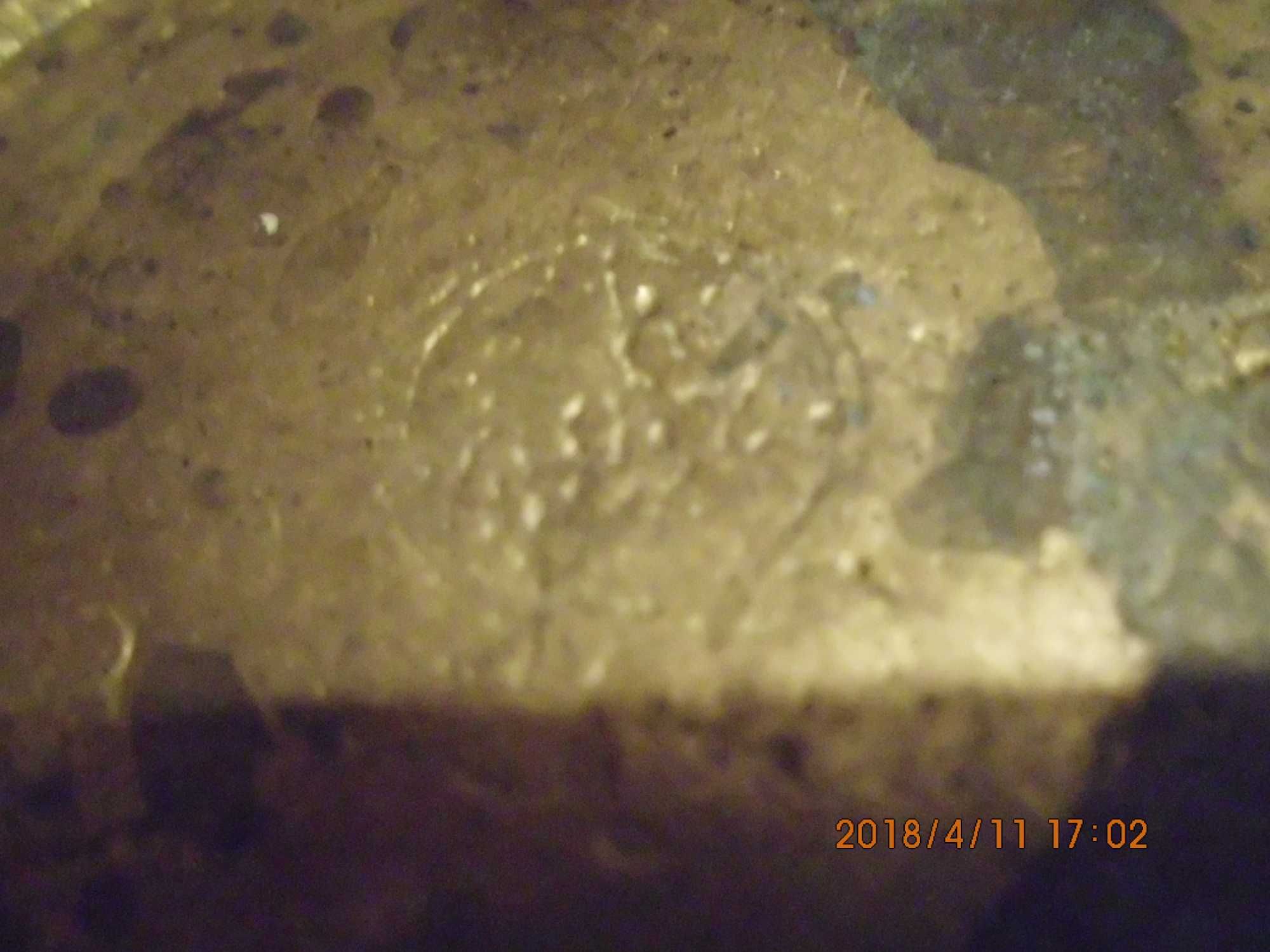 wazon stary z brązu  sygnowany gruby liście kwiatu wys.13,8cm okazja..