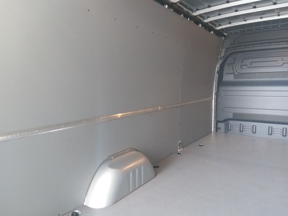 Zabudowy busów, tworzywo sztuczne, plastik ultralekki. Podłoga i boki