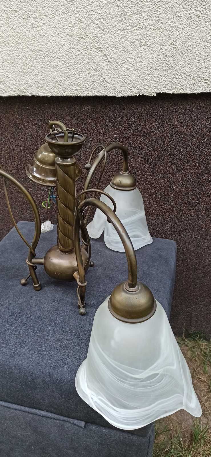 Lampa, żyrandol wiszący z mlecznym szkłem