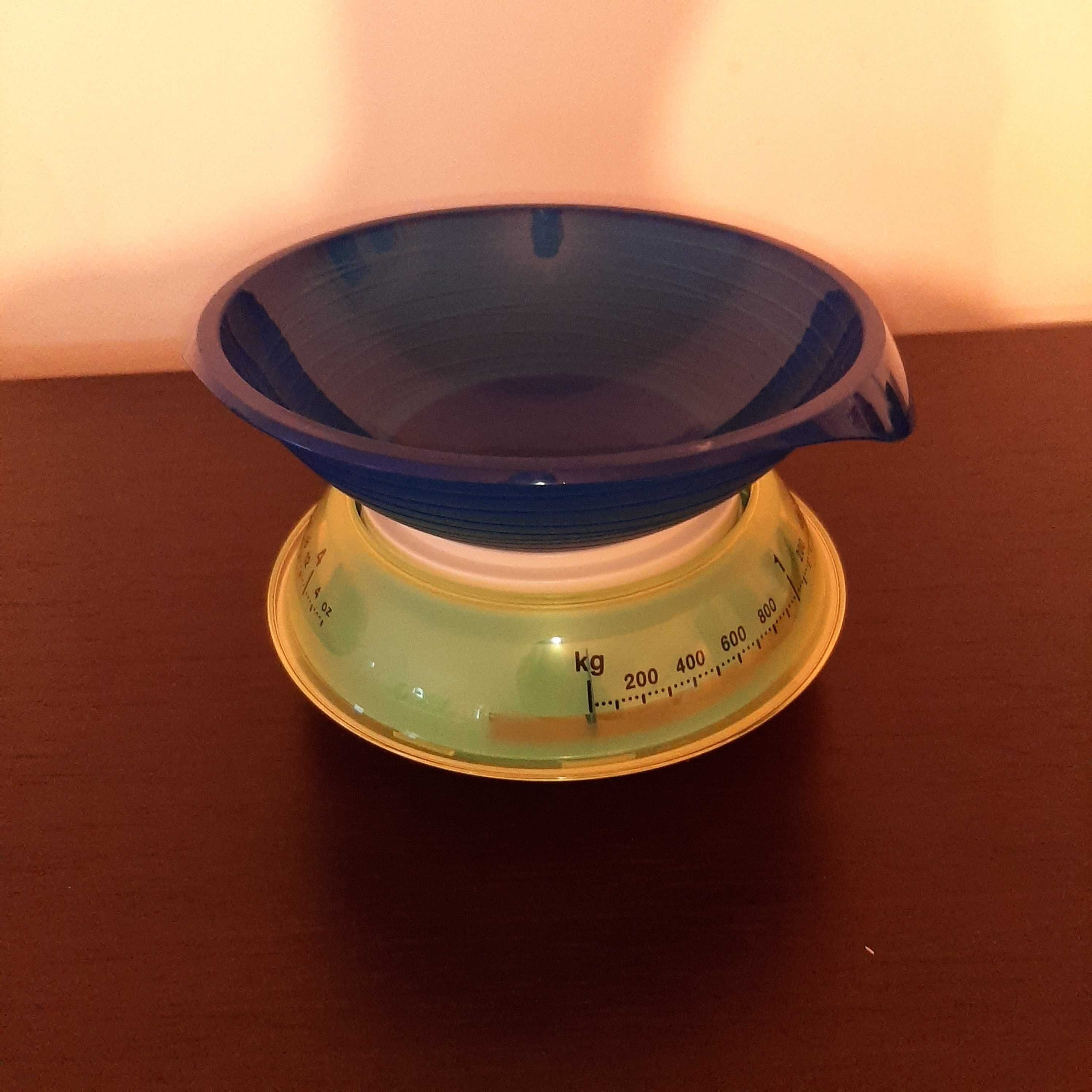 Tupperware Balança