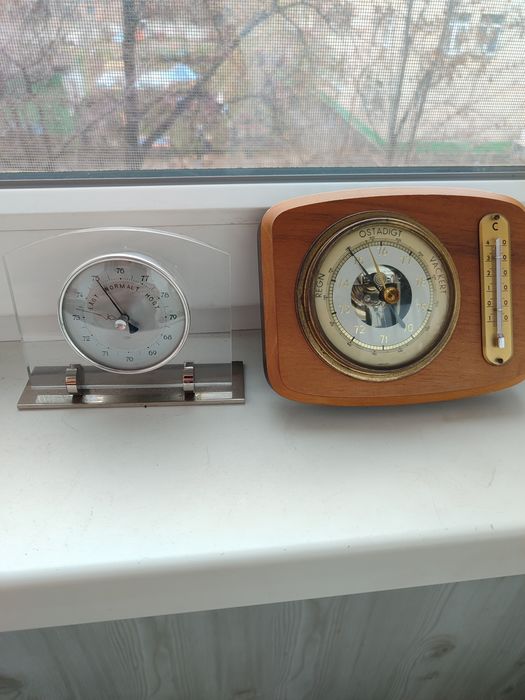 Барометри, термометри тих часів ГДР