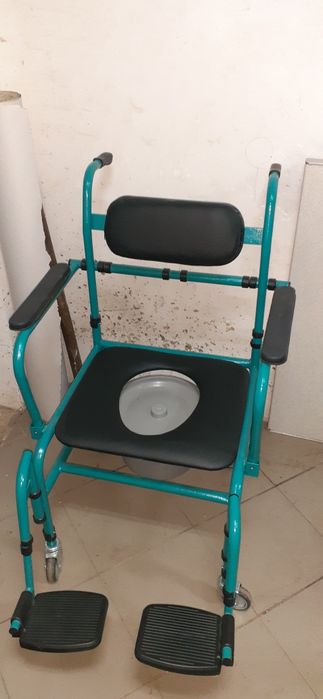 Продам абсолютно новий санітарний стілець-туалет