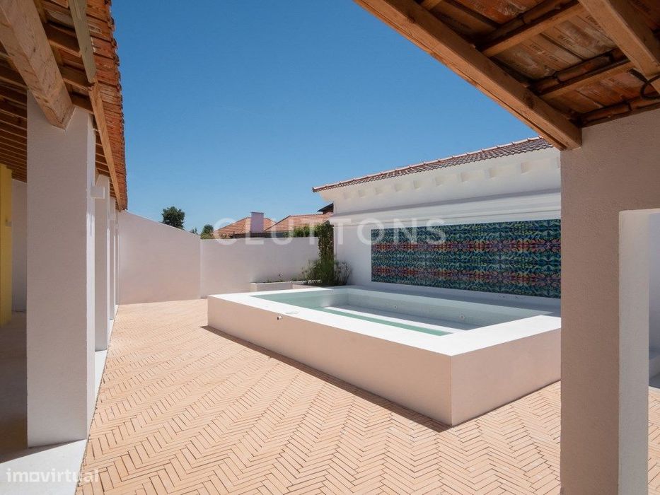 Hostel com investimento no centro de Grandôla