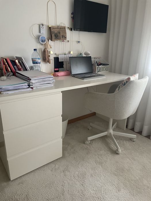 Secretaria para quarto branco lacado MDF e cama