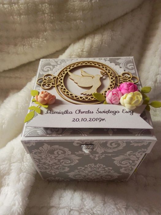 Elegancka pamiątka chrztu świętego exploding box