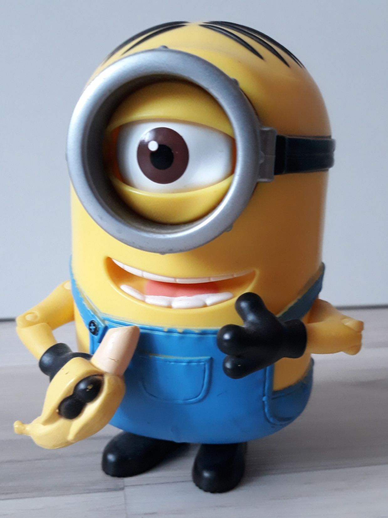 ThinkWay Toys Minionki Minionek z bananem figurka ruch 12cm