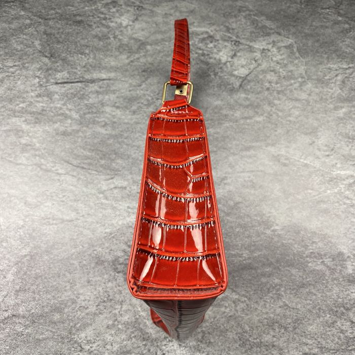 Модна невелика сумка на плече сумочка багет міні жіноча червона