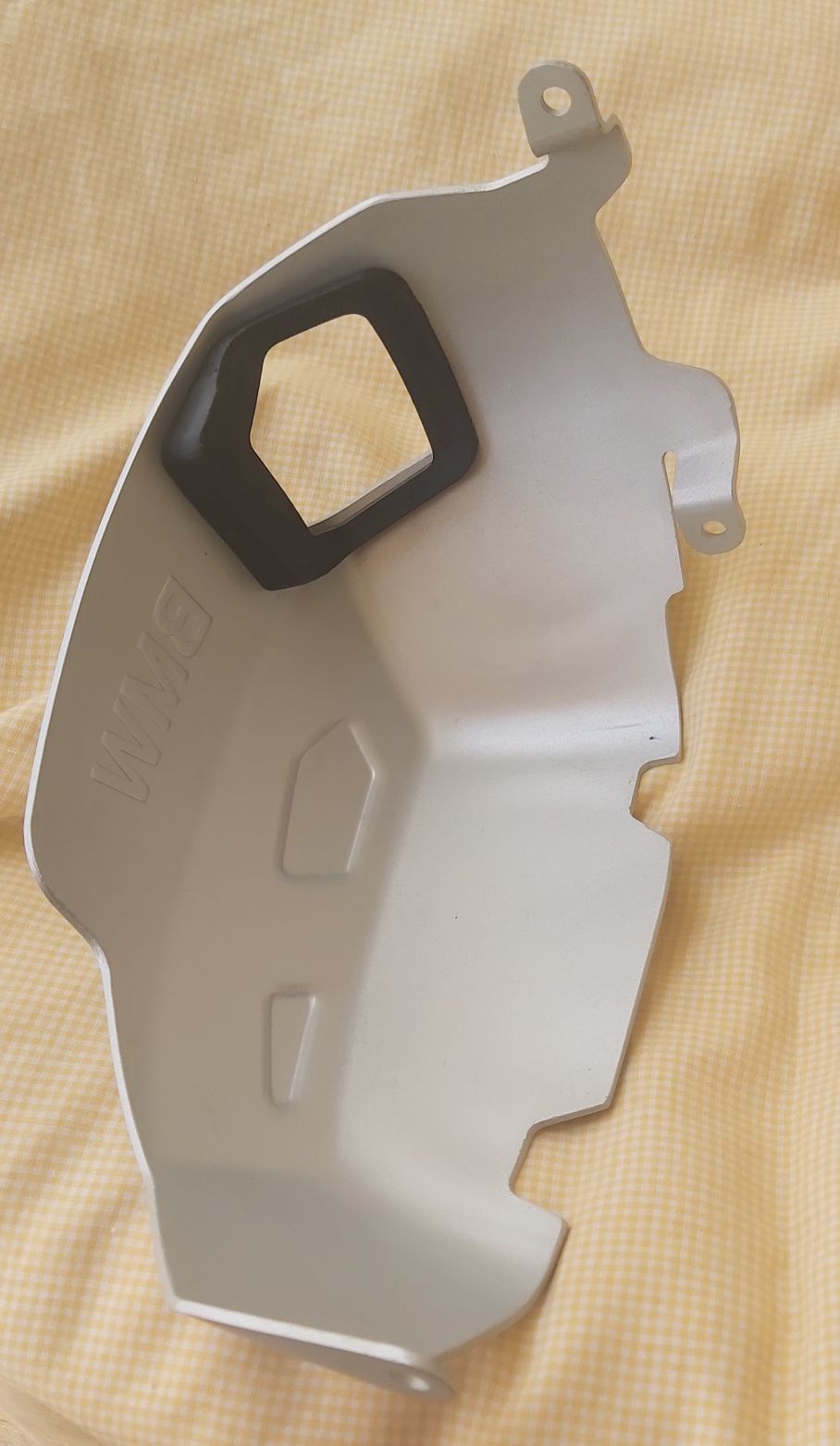 Protecção de cilindro BMW 1200 GSA, de 2012. Quase novo, em aluminio.
