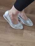 Buty na lekkiej koturnie Zbych