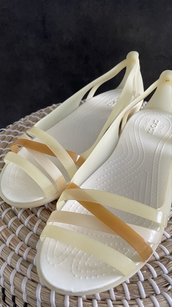 Crocs sandały Isabella Huarache oyster W8 38/39