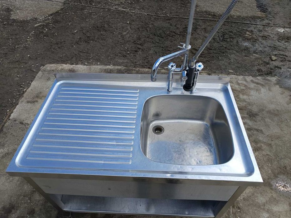 Zlew nierdzewny gastronomiczny.