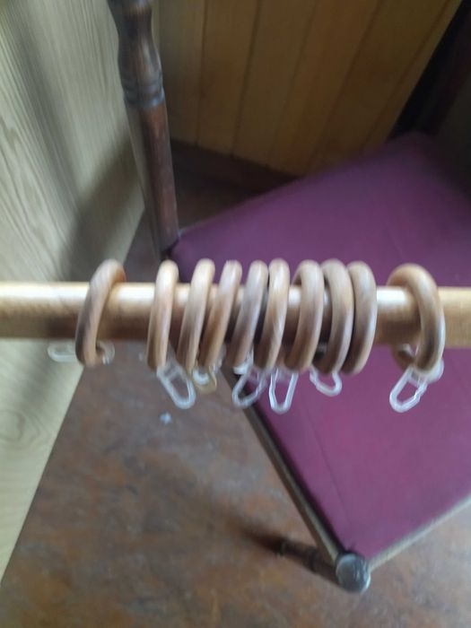 Карниз с кольцами  для подвеса гардин