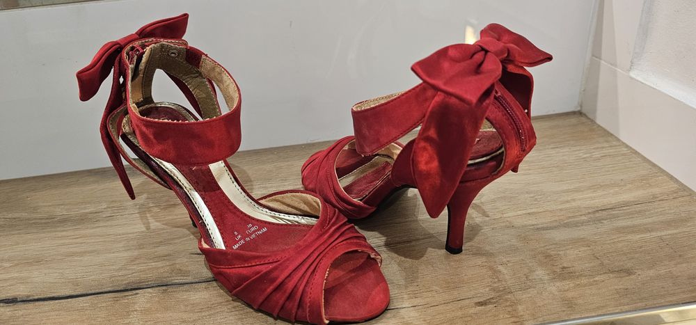 Czerwone szpilki kokardy święta 38 wkładka 24,5 obcas 9cm