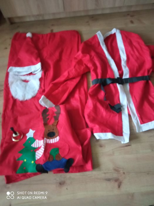 Strój Mikołaja dzwonek.