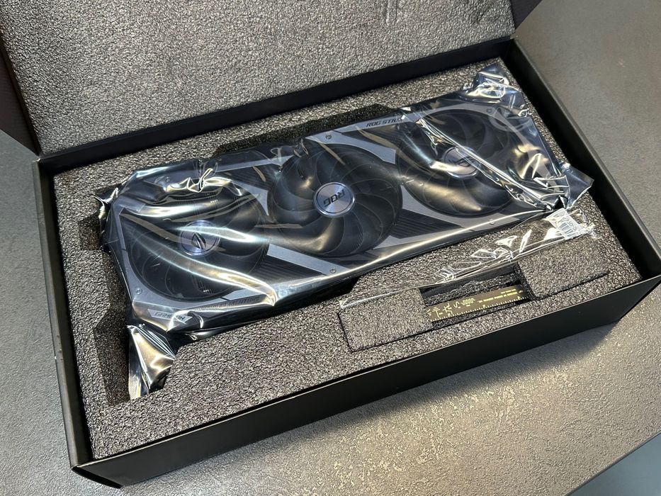 Відеокарта ASUS ROG Strix GeForce RTX 3060 Ti V2 Gaming OC