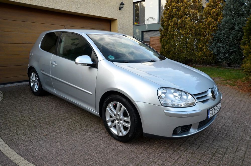 Volkswagen Golf 1,4 Benzyna MPI Oryginalny przebieg Bogate wyposażenie
