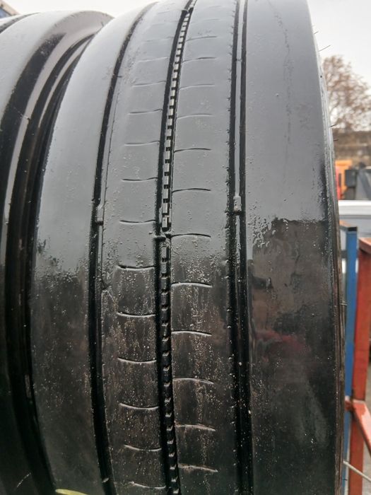 Грузові шини бу 265/70R19.5
