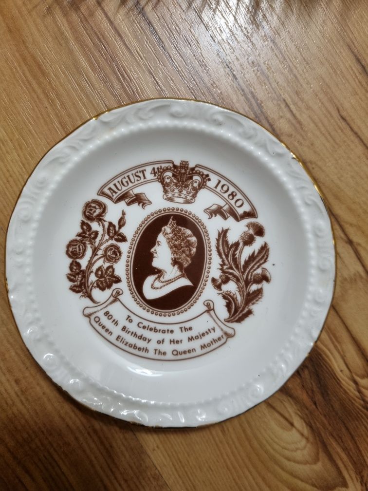 Talerz talerzyk kolekcjonerski królowa Elżbieta królowa matka  Royal A