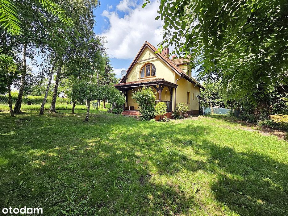 Dom ze stawem przy Myśliwieckiej