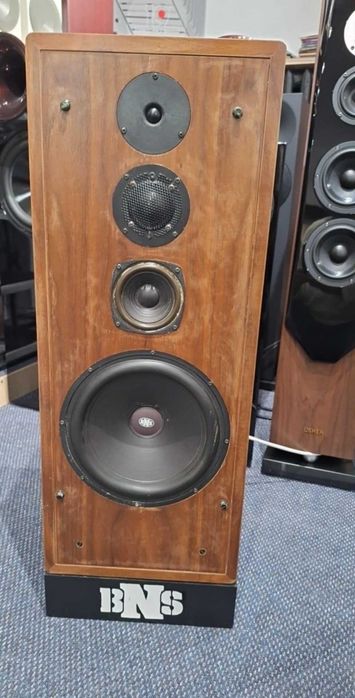 Kolumny BNS 482 konstrukcja 4 drożna zamknięta made in Holland