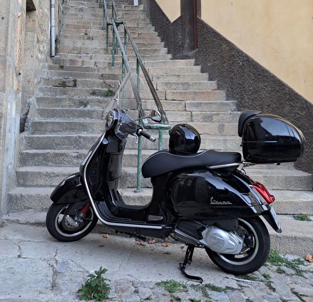 Vespa gts 125cc como nova.