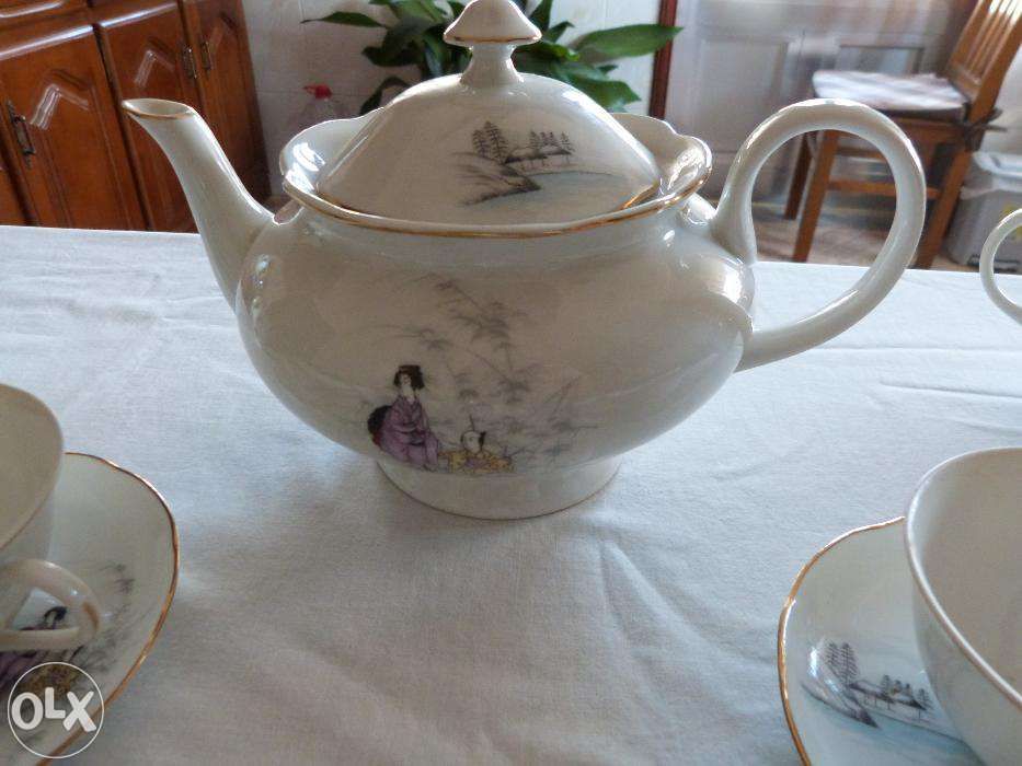 Conjunto Vista Alegre de chá e café