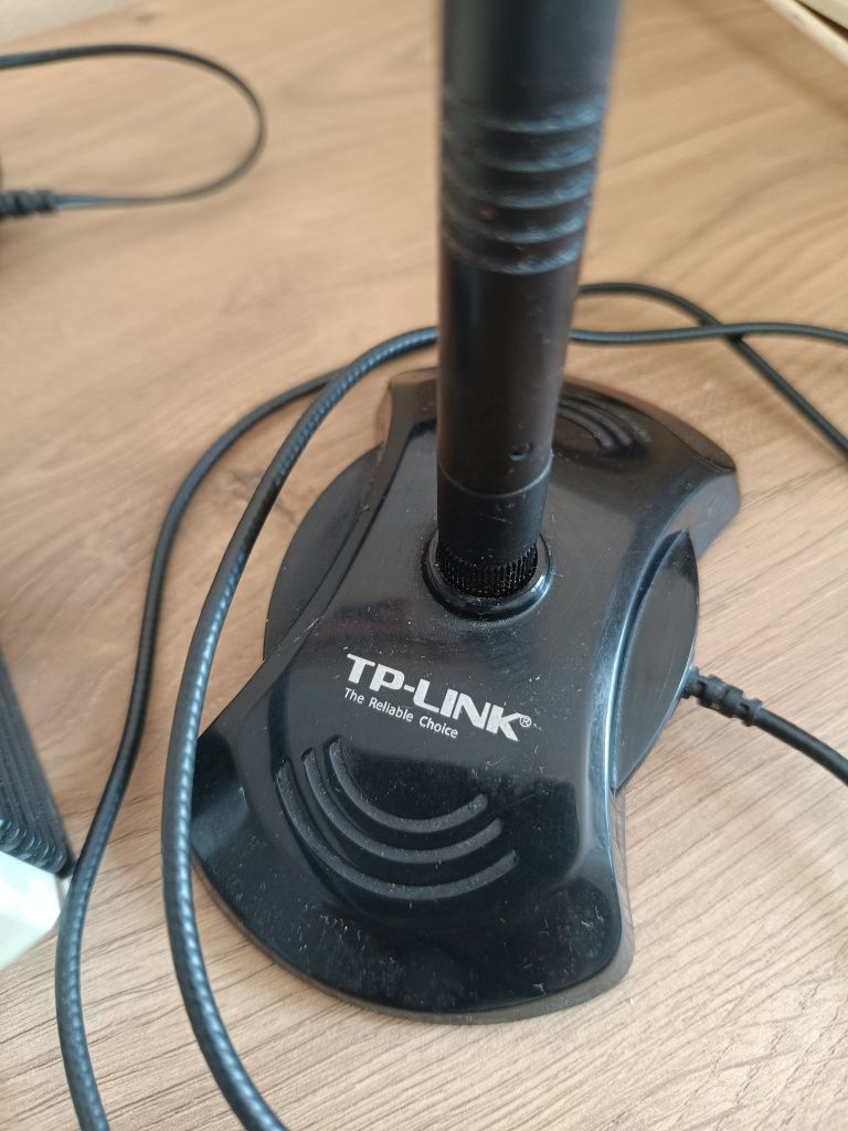 Router z anteną wzmacniającą sygnał