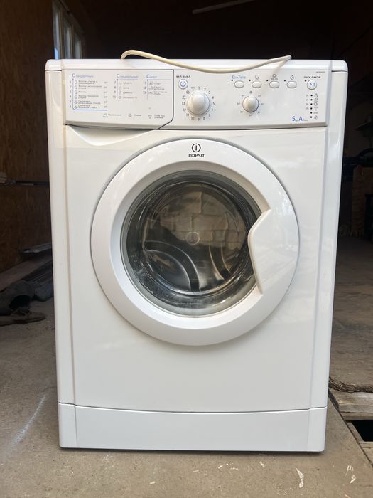 Стиральный машины Indesit IWSB5093CIS  5 кг