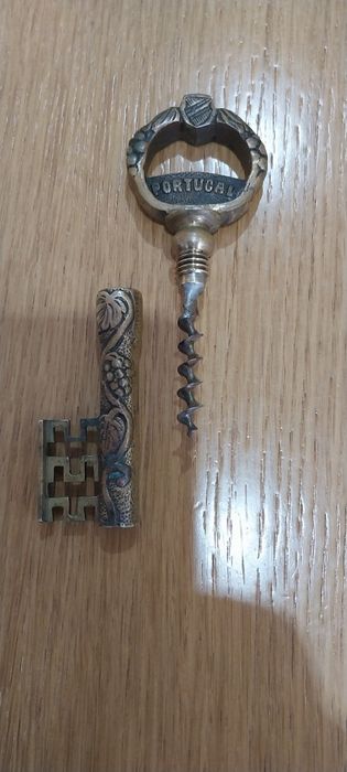 Chave saca/rolhas muito antiga