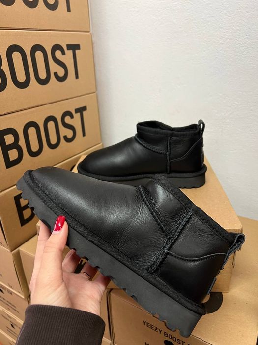 Уггі Чоловічі UGG Ultra Mini Black (Шкіра)