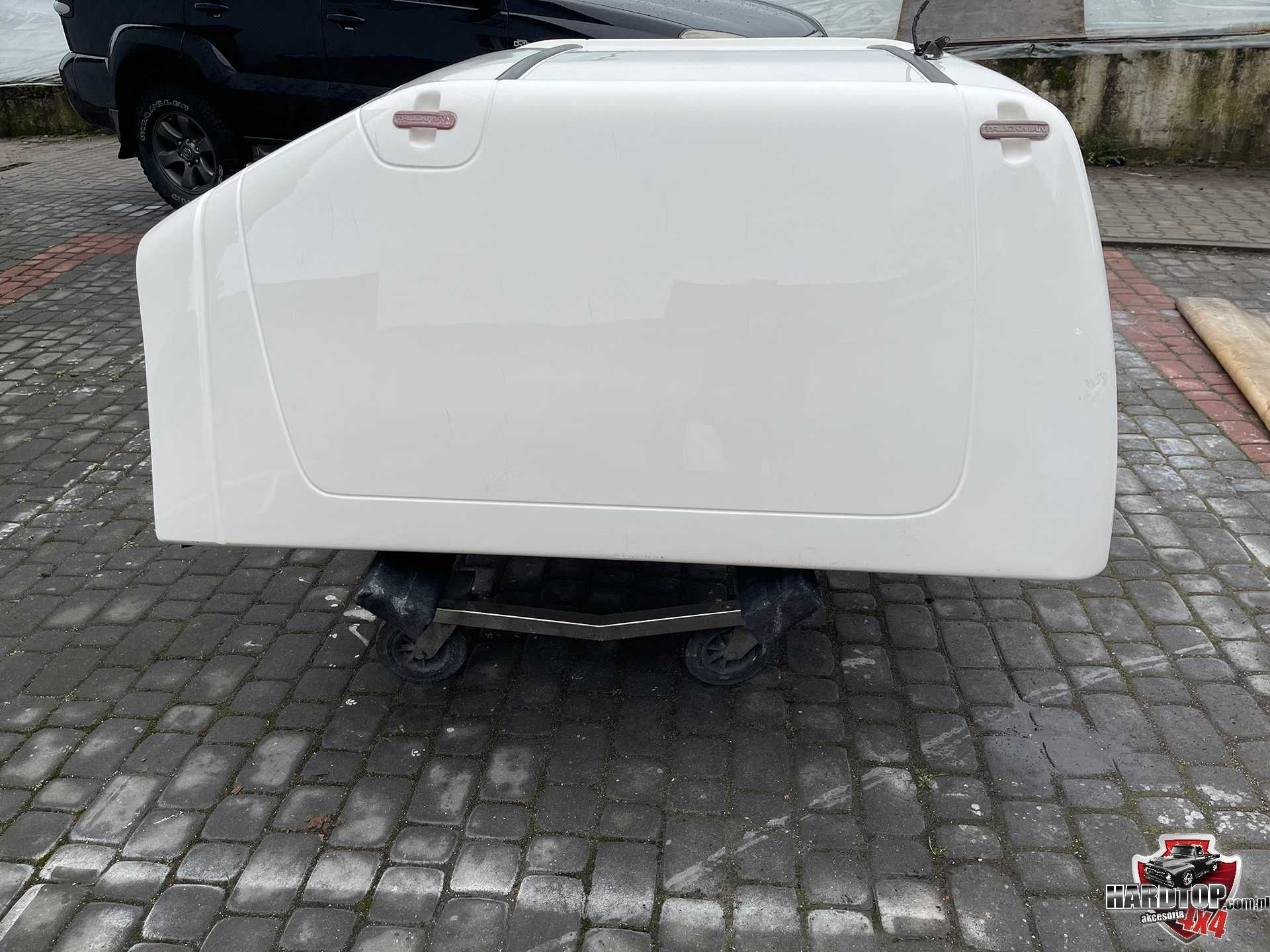 Zabudowa Toyota Hilux, WYSOKA, hardtop