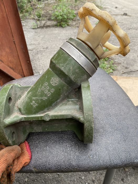 Продам кран задвижку