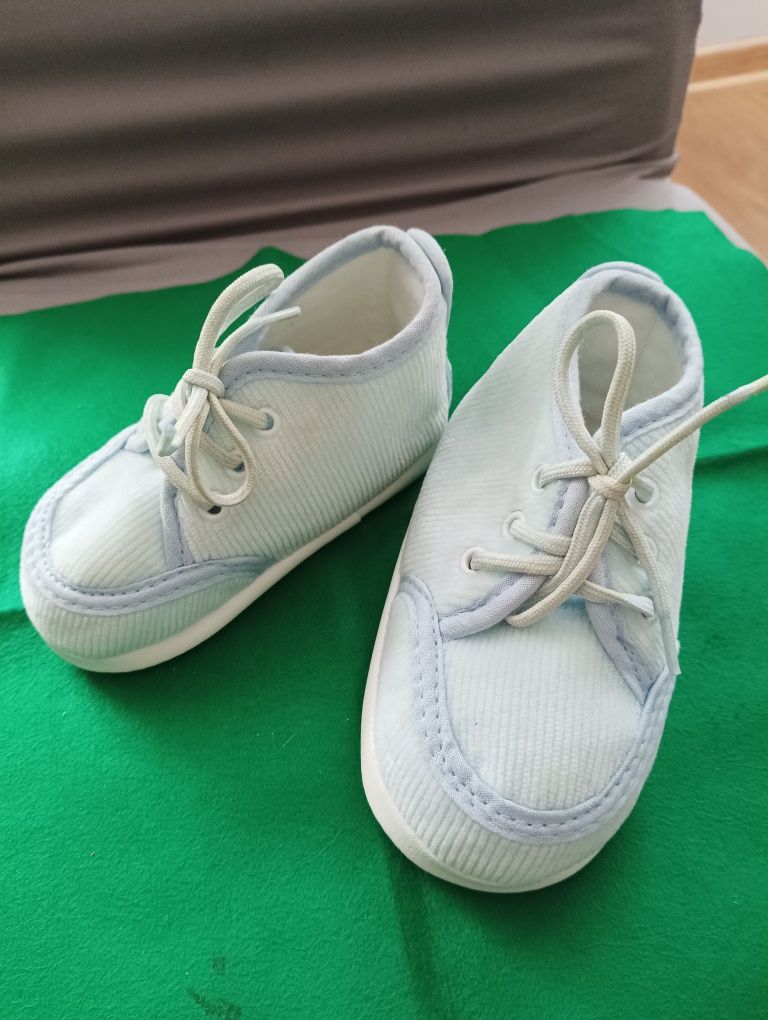 Buty niemowlęce błękitne