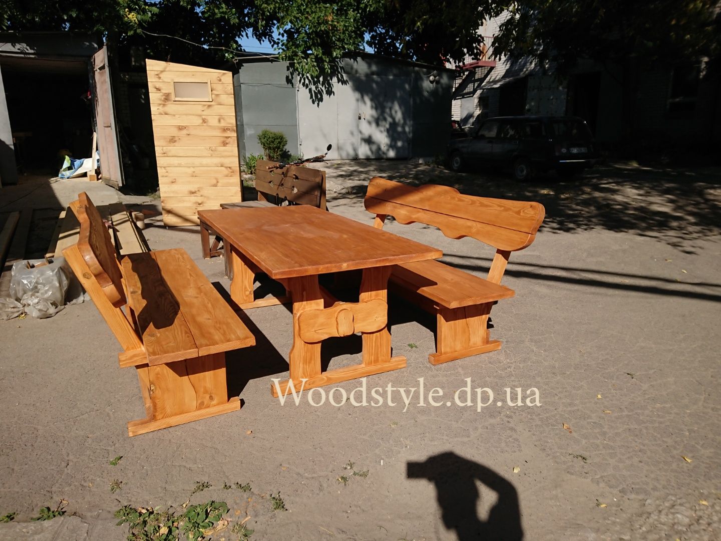 Садовая мебель . Деревянный стол . Лавочка .