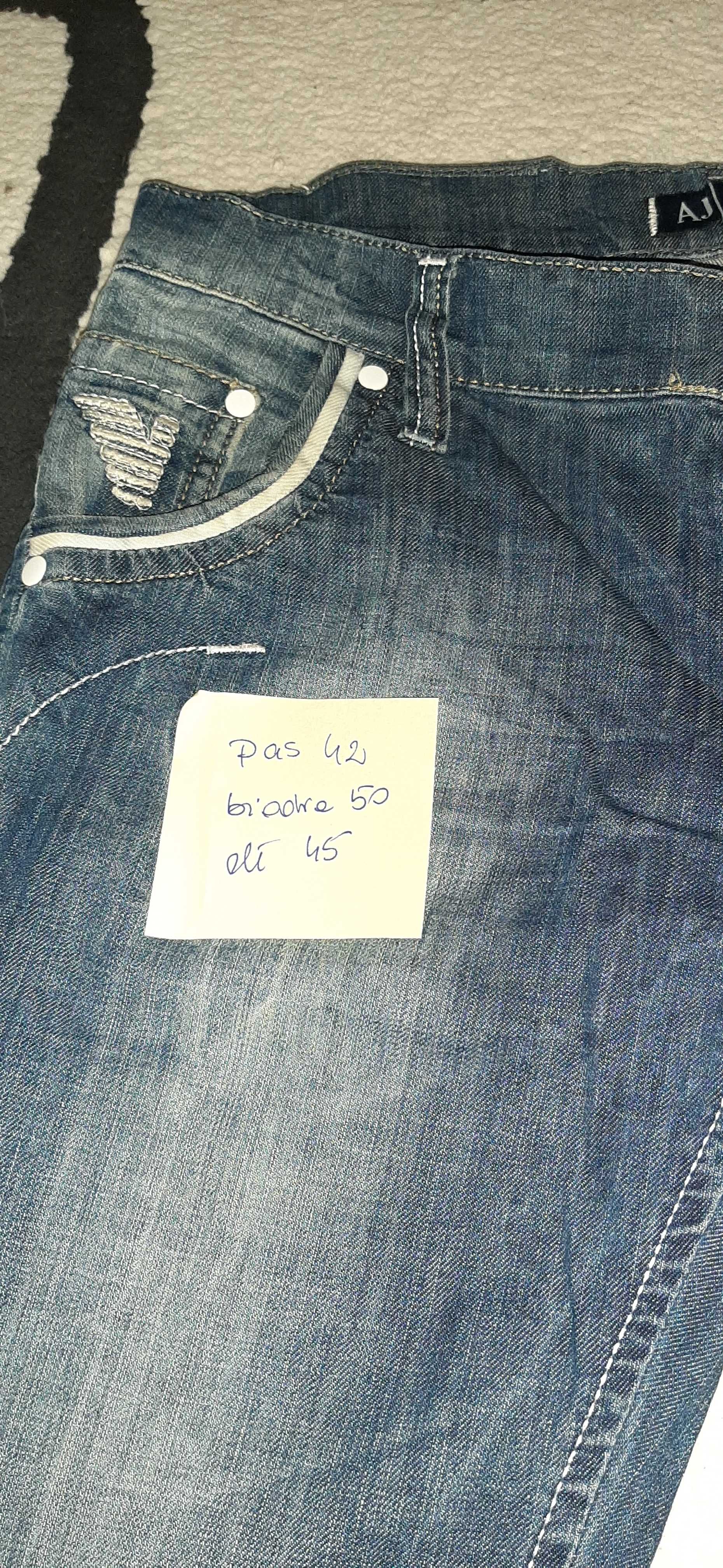 Krótkie spodenki Armani Jeans Emporio S/M