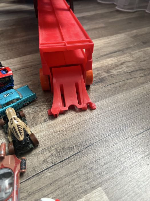 Фура HotWheels + машинки 34шт.